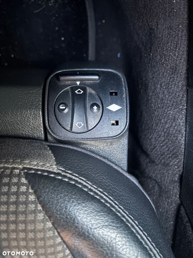 Mercedes-Benz Klasa E - 19