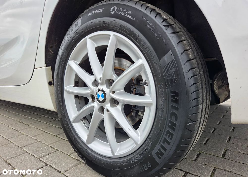 BMW Seria 2 218i - 10