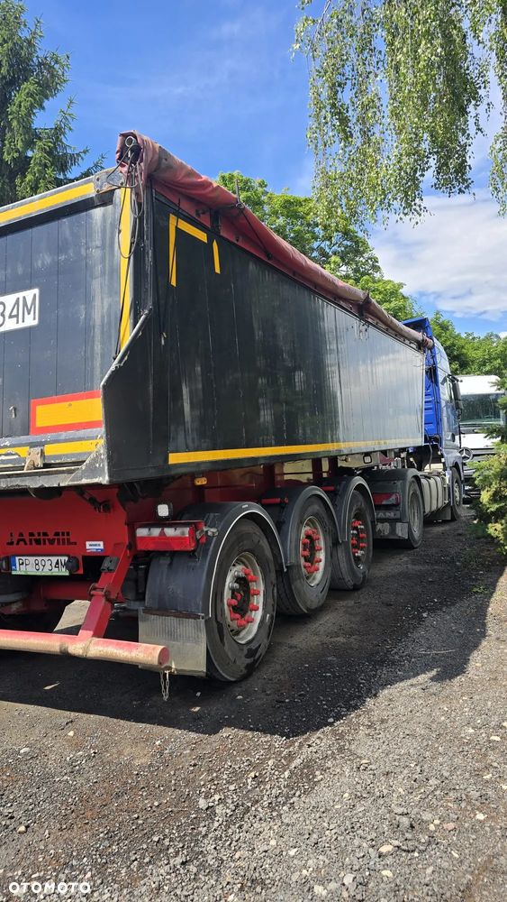 Janmil 28m³ aluminiowa  SAF tarczowe, stan bardzo dobry,