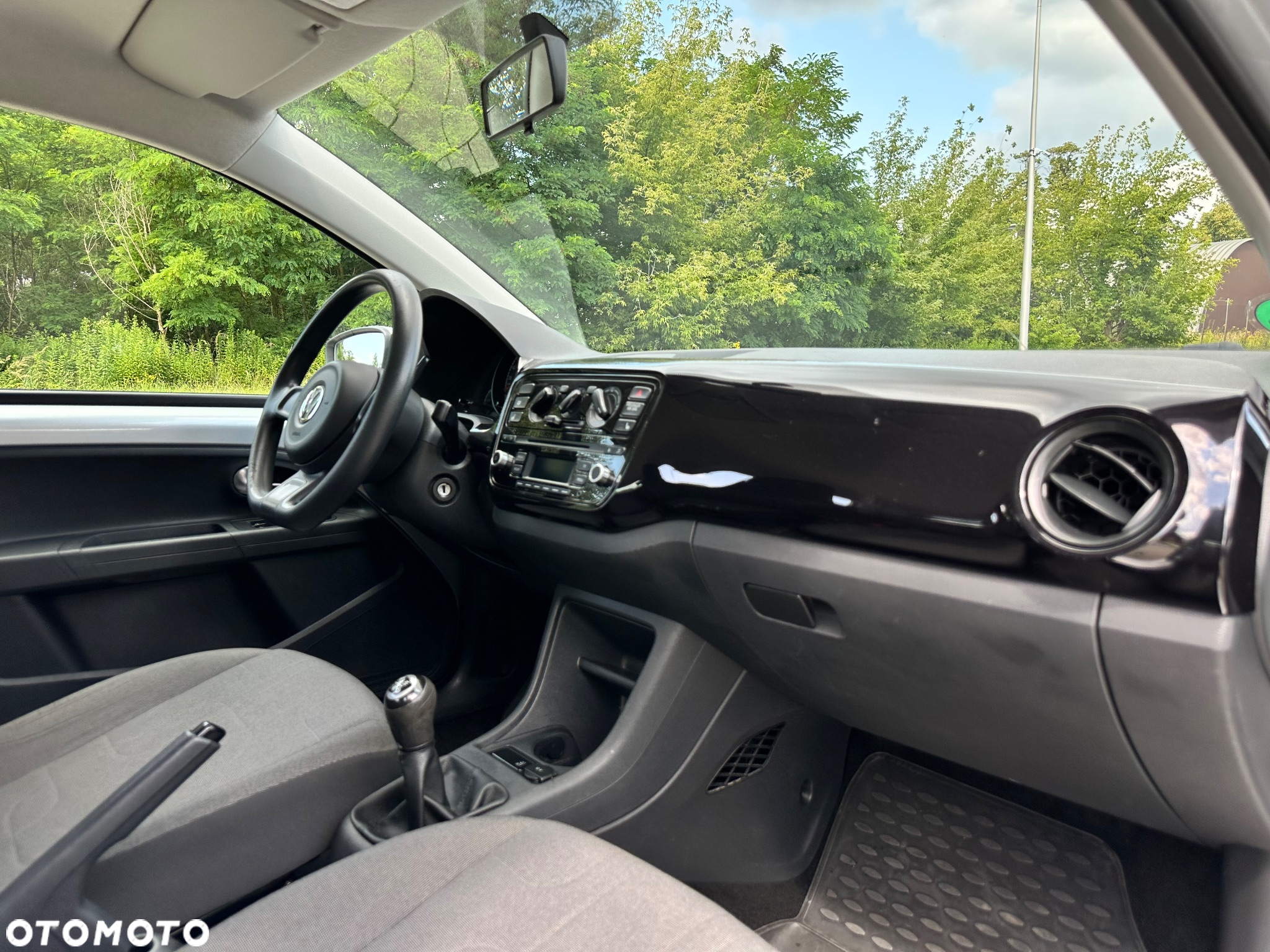 Volkswagen up! 1.0 high - 10