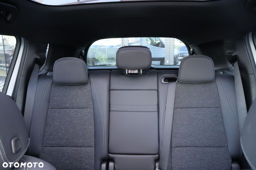 Mercedes-Benz GLB - 24
