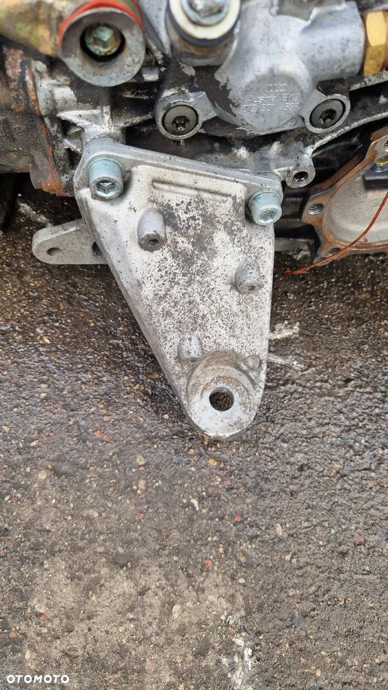 AUDI A6 C5 2.5 TDI ŁAPA SKRZYNI BIEGÓW 8D0399114AC - 1