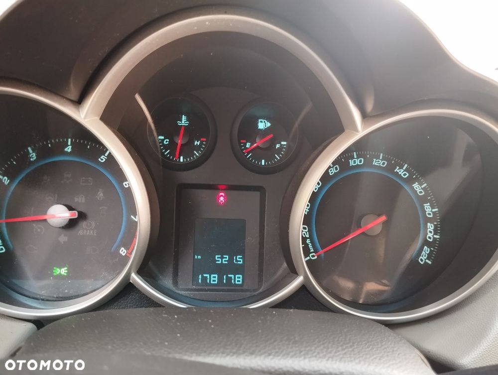 Chevrolet Cruze - 21