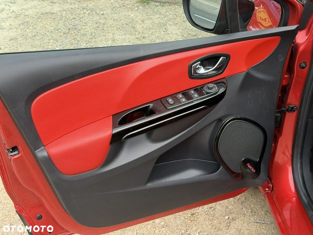 Renault Clio - 11