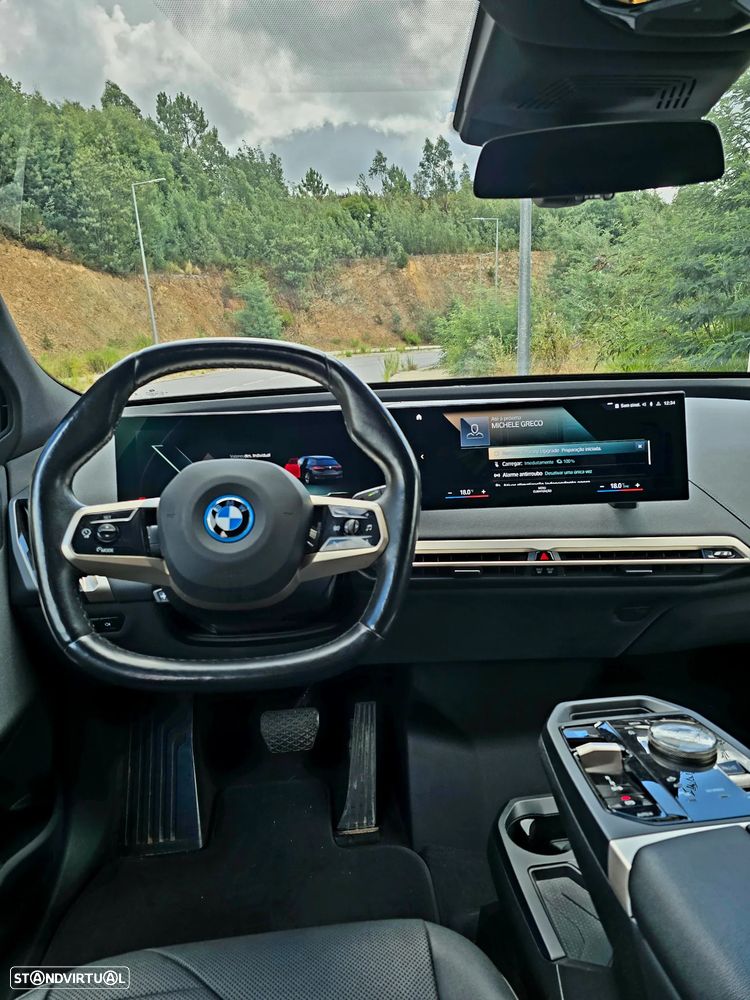 BMW iX xDrive 40 Pack Desportivo - 9