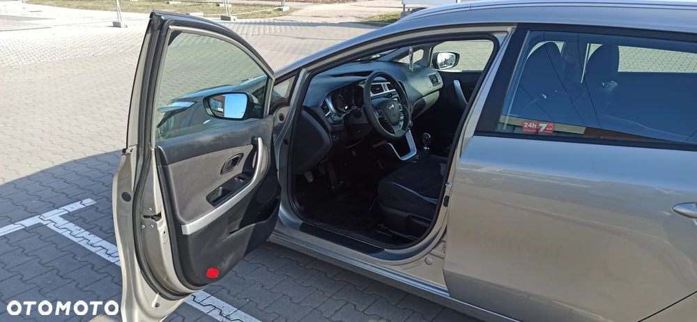 Kia Ceed 1.6 GDI L - 12