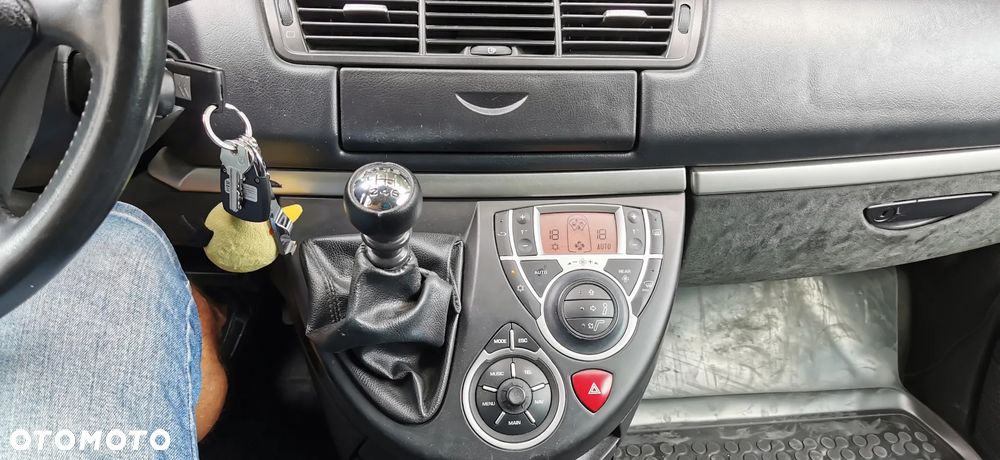 Citroën C8 2.0 HDi Exclusive EU5 - 24