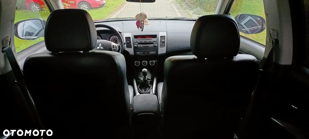 Mitsubishi Outlander 2010 photo 3