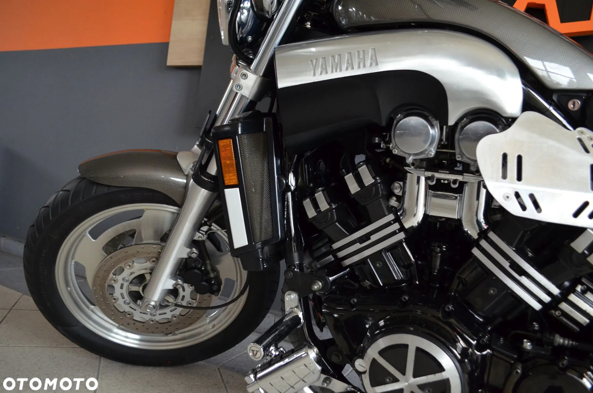 Yamaha V-MAX - 27