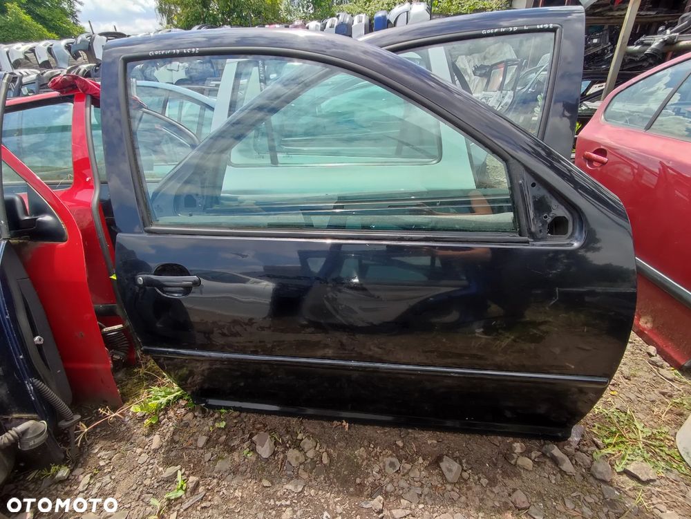 VW Golf IV 4 HB 3D drzwi prawe kolor LC9Z - 1