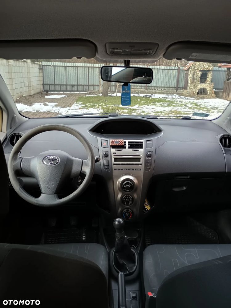 Toyota Yaris 1.0 Luna - 8