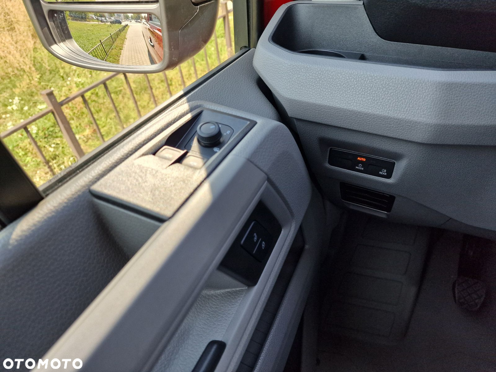 Volkswagen Crafter 35 Furgon 2.0 TDI - 22