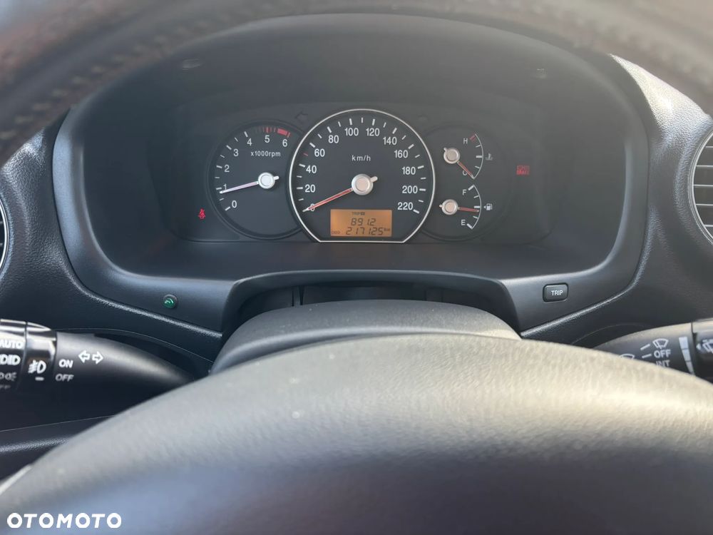 Kia Carens 2.0 CRDi Tour - 17