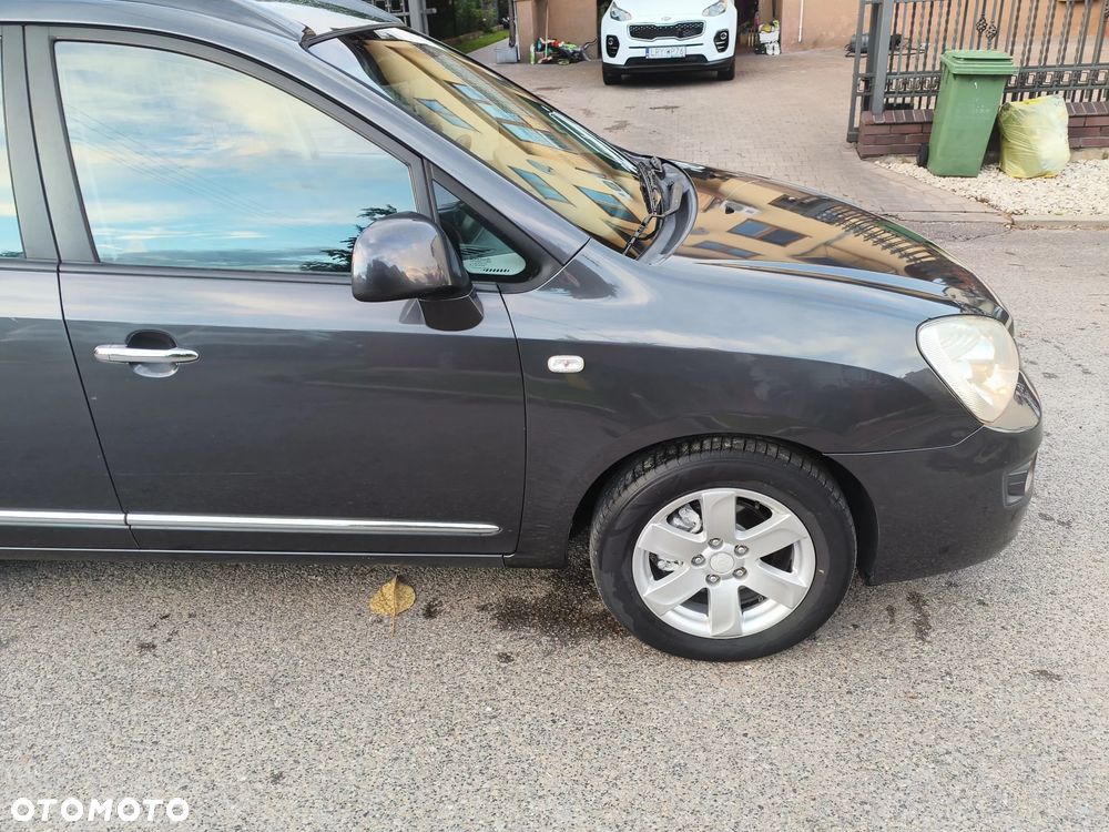 Kia Carens 2.0 CVVT Spirit - 28