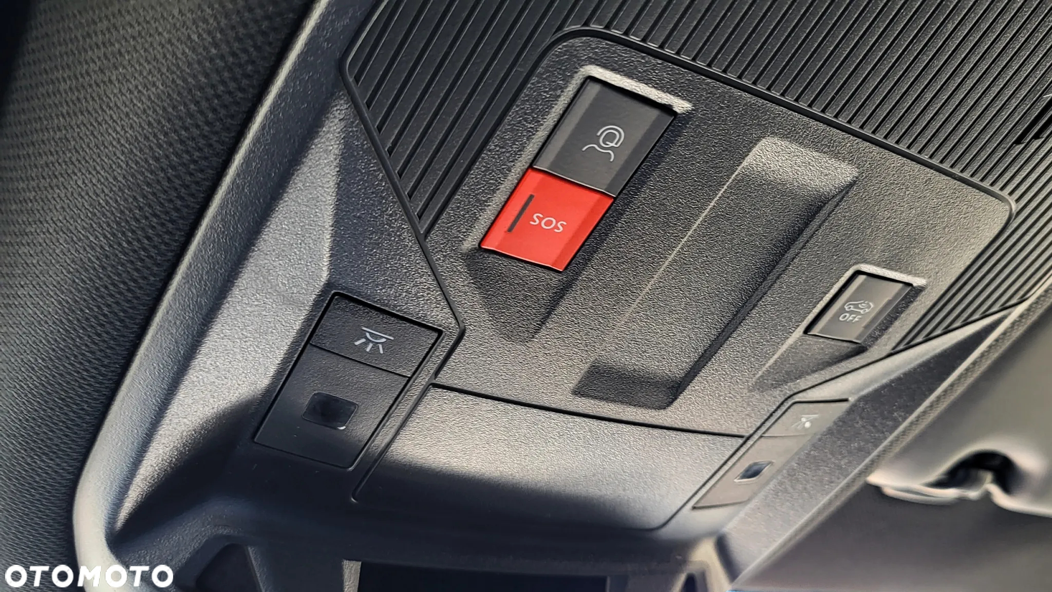 Peugeot 408 1.6 Plug-In Hybrid 225 GT EAT8 - 33