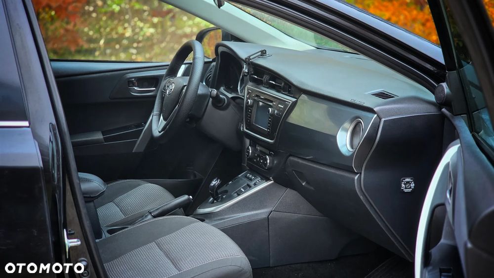 Toyota Auris 1.8 HSD Luna - 11