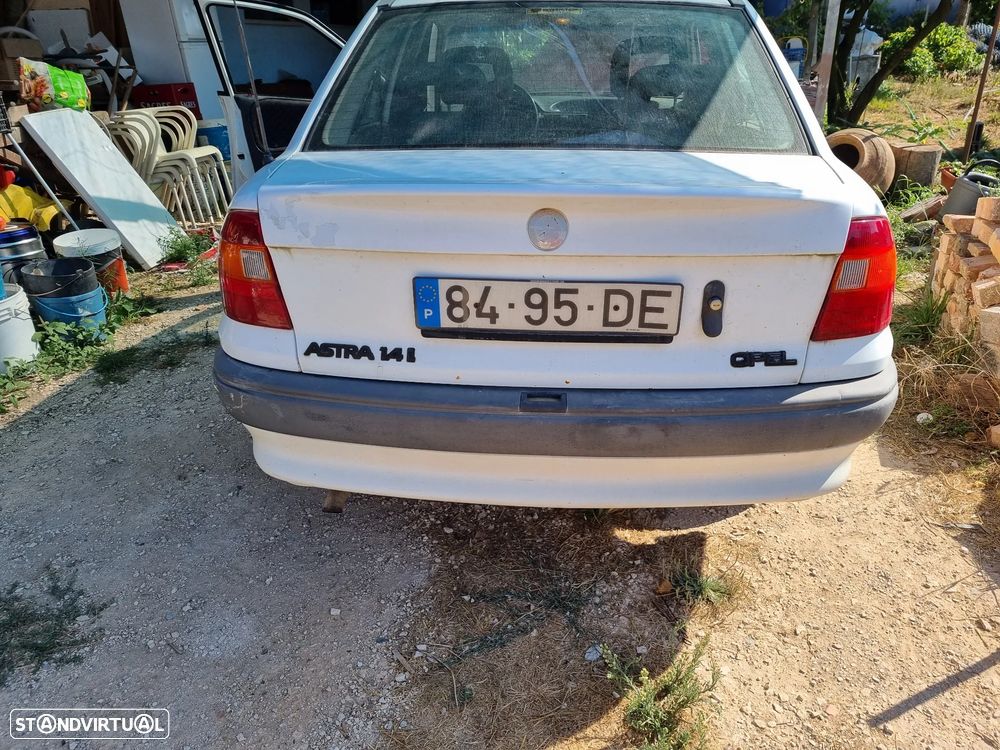 Opel Astra — photo 3