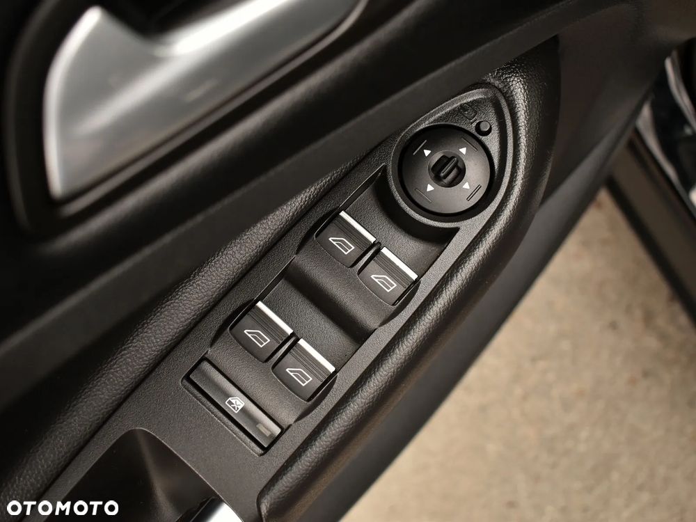 Ford Kuga - 30