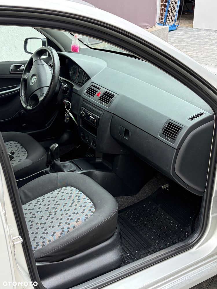 Skoda Fabia 1.4 16V Ambiente - 6