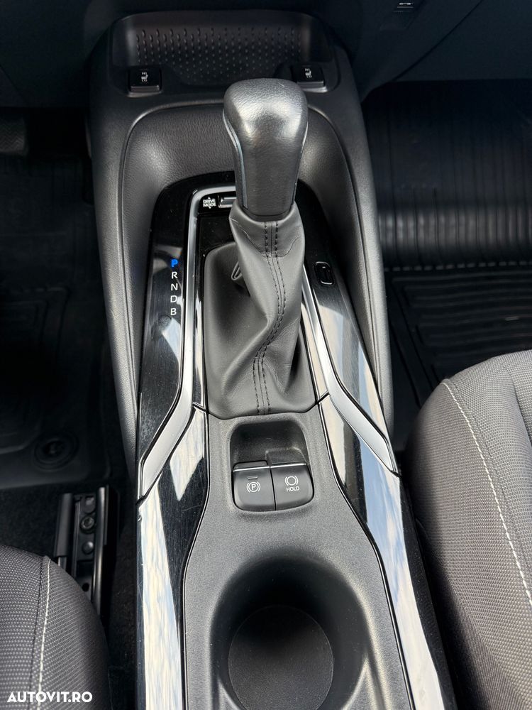 Toyota Corolla 1.8 Business Edition - 30