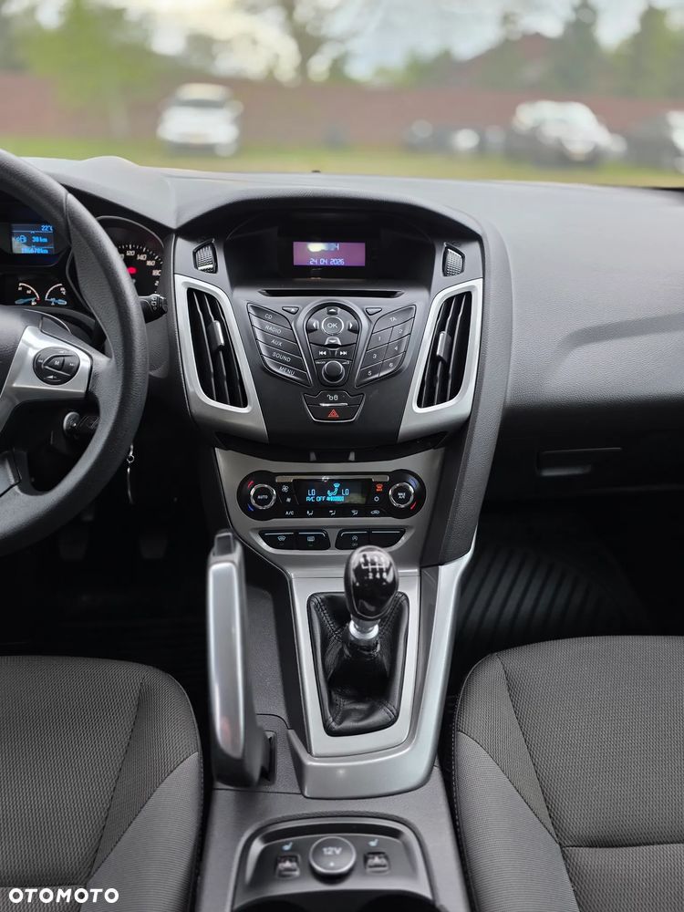 Ford Focus 1.6 TDCi DPF Champions Edition - 14