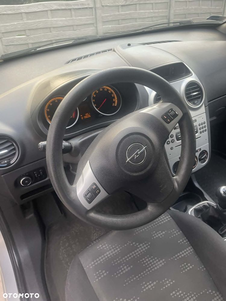 Opel Corsa 1.2 16V Enjoy - 8