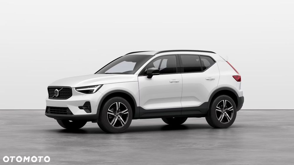Volvo XC 40 B3 Plus Dark - 2