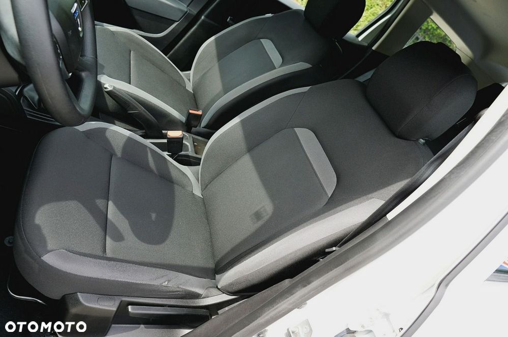Dacia Duster 1.6 SCe Access - 11