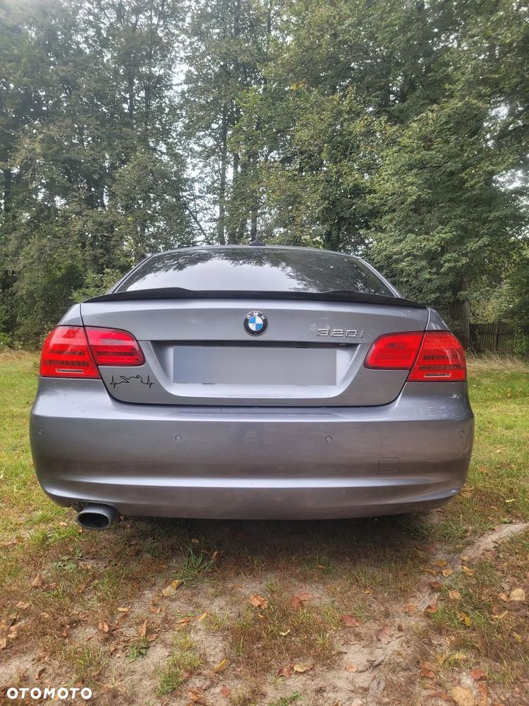 BMW Seria 3 320i - 9