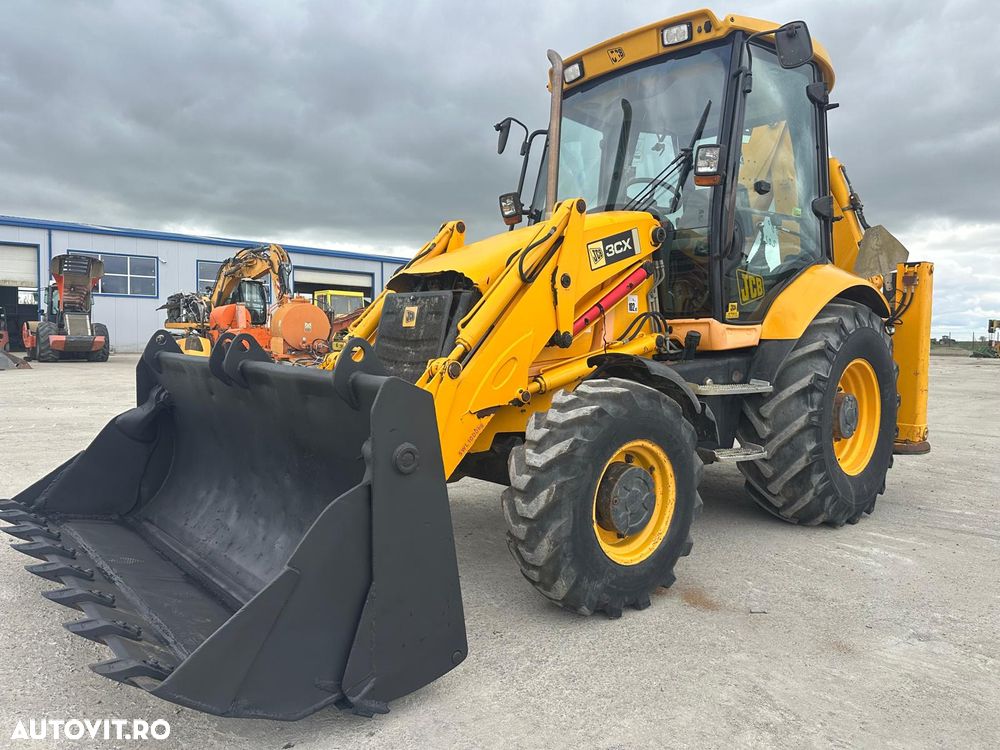 JCB 3CX 4T - 8