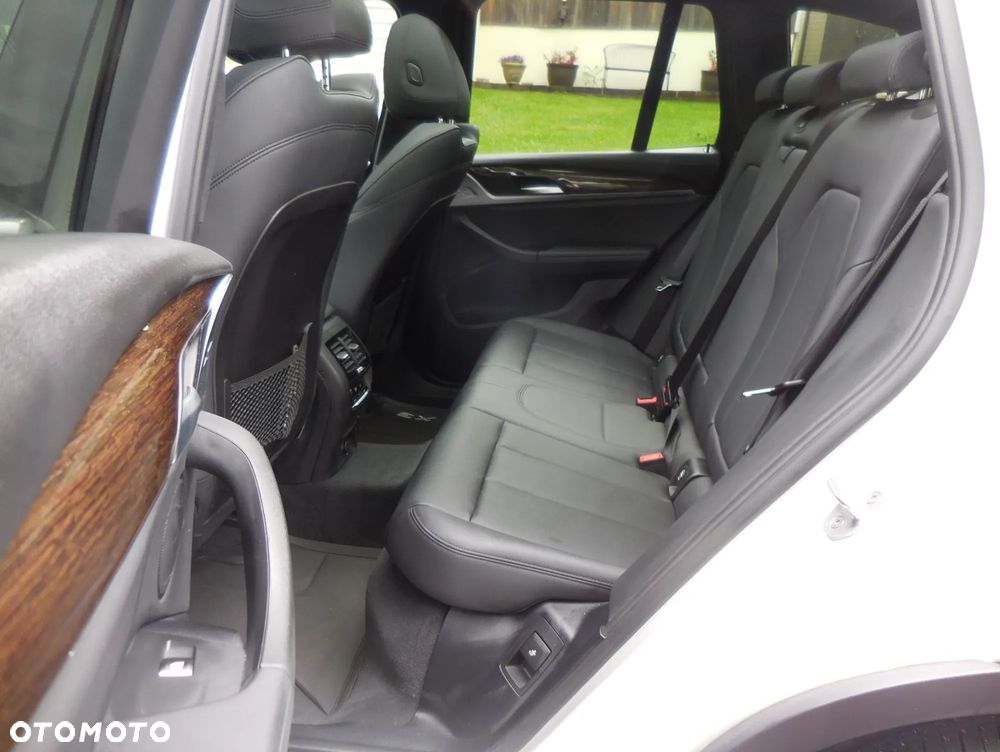 BMW X3 xDrive30i Advantage - 19