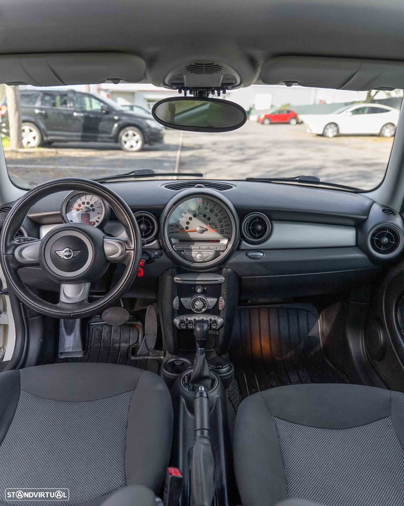 MINI 3 Portas One Aut. Brick Lane - 15
