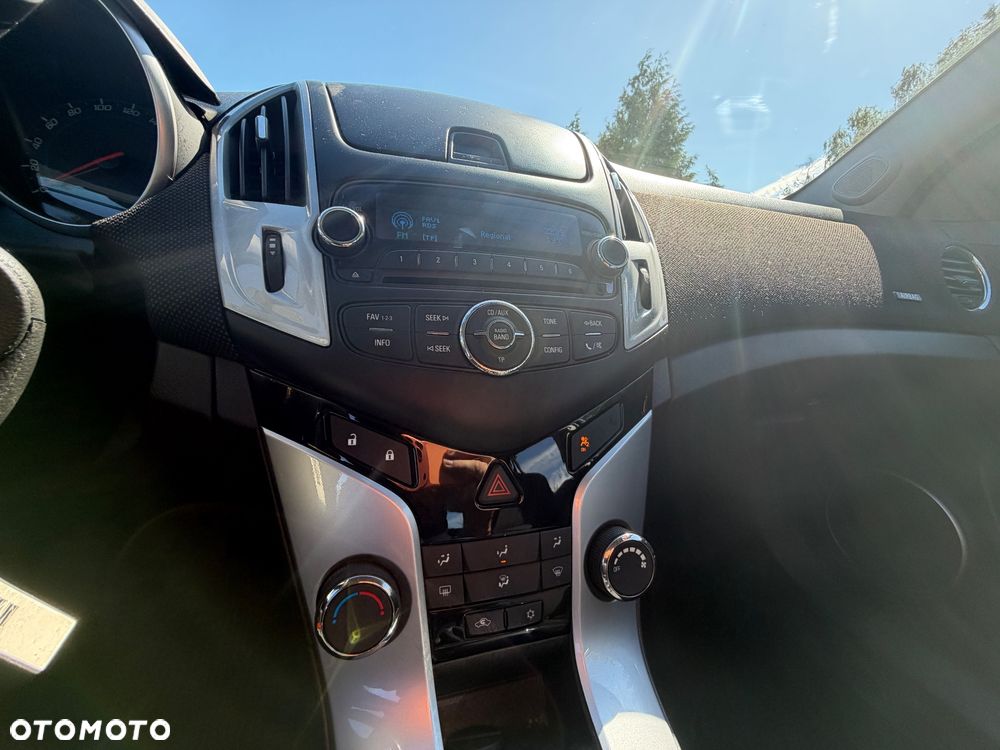 Chevrolet Cruze 1.6 LT - 10