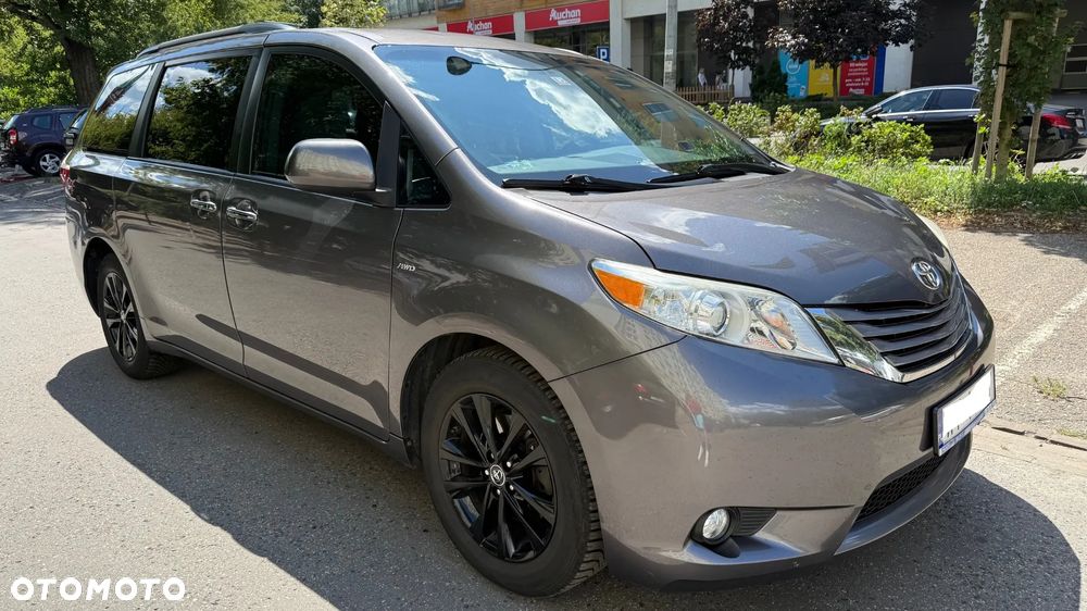 Toyota Sienna 3.5 V6 - 4