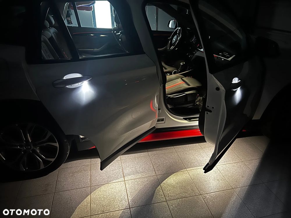 BMW X1 xDrive20i Sport Line - 17