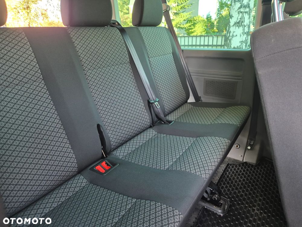 Volkswagen Caravelle - 26