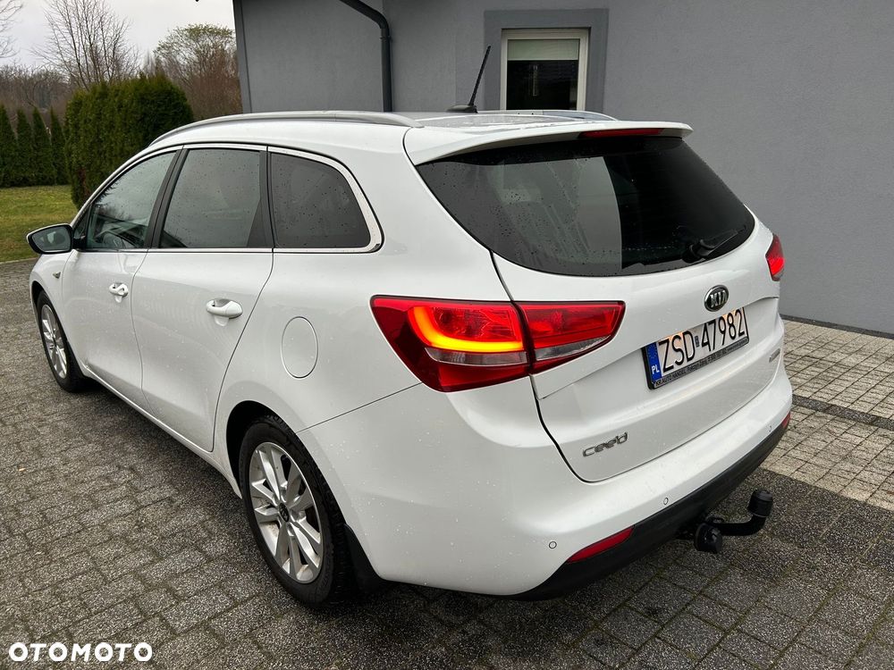 Kia Ceed 1.6 CRDi 136 ISG GT Line - 4