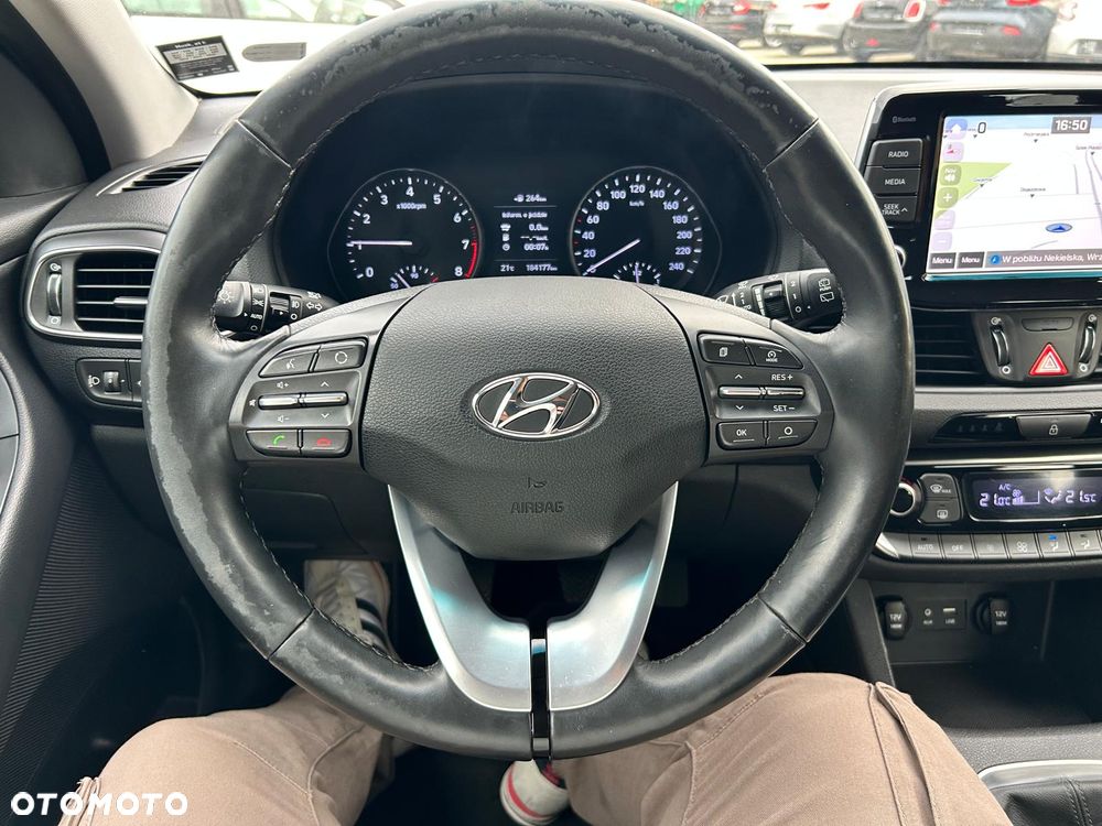 Hyundai i30 1.0 T-GDI Premiere Comfort - 27