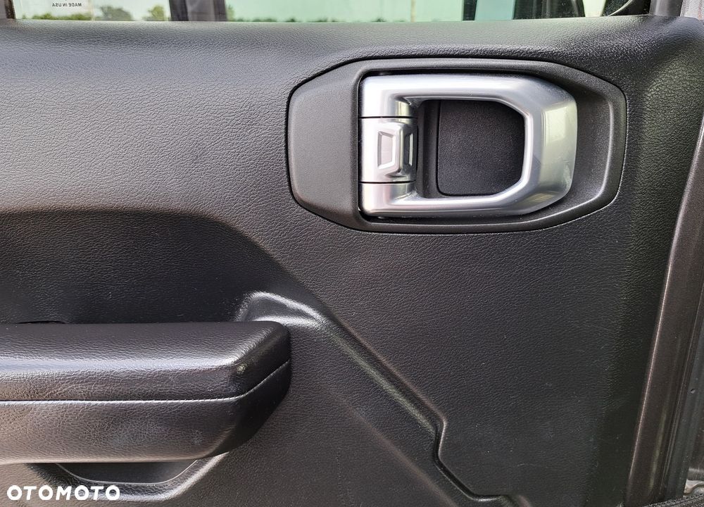 Jeep Wrangler 3.6 Unlim X - 21
