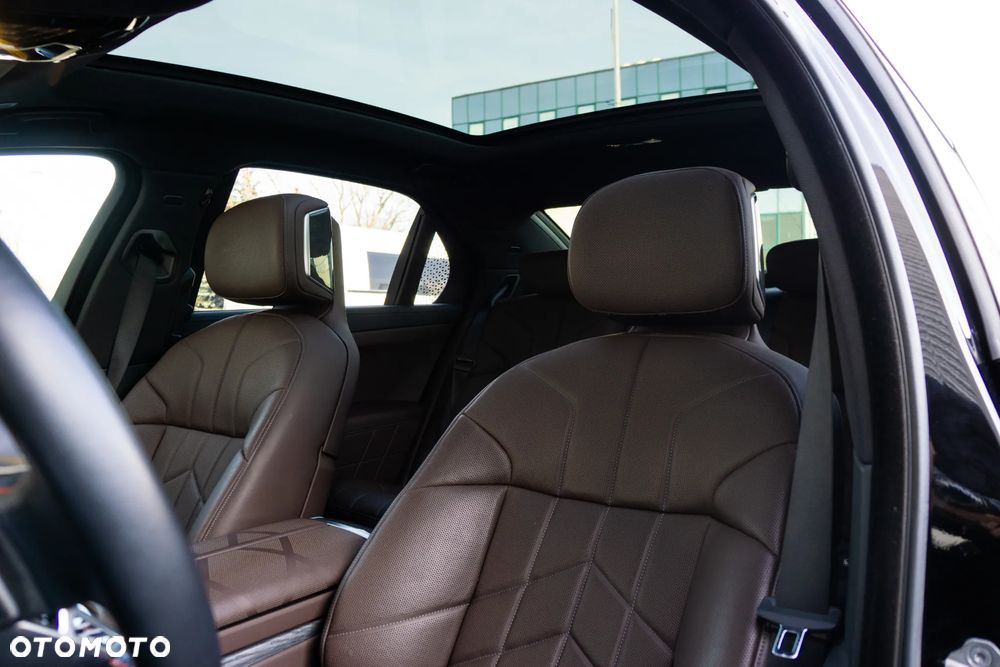 BMW i7 - 14