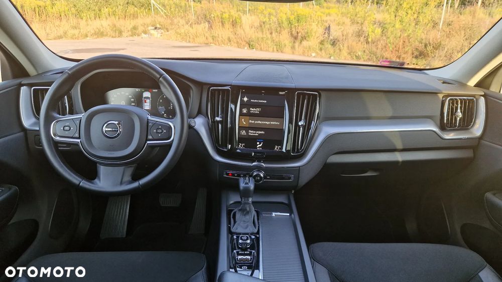 Volvo XC 60 T4 Momentum Pro - 5