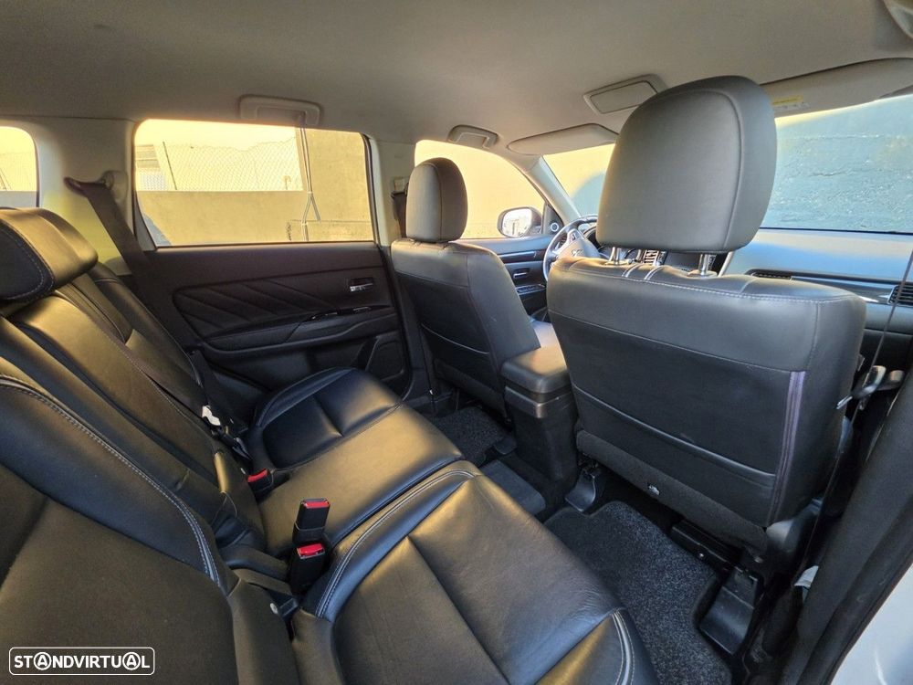 Mitsubishi Outlander 2.0 Intense Navi - 9