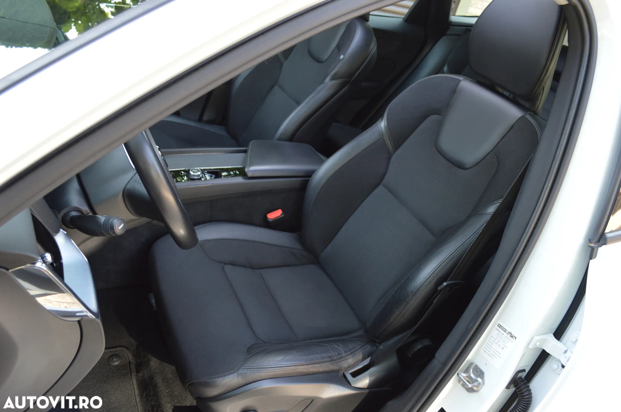 Volvo XC 60 T8 Twin Engine AWD Momentum - 30