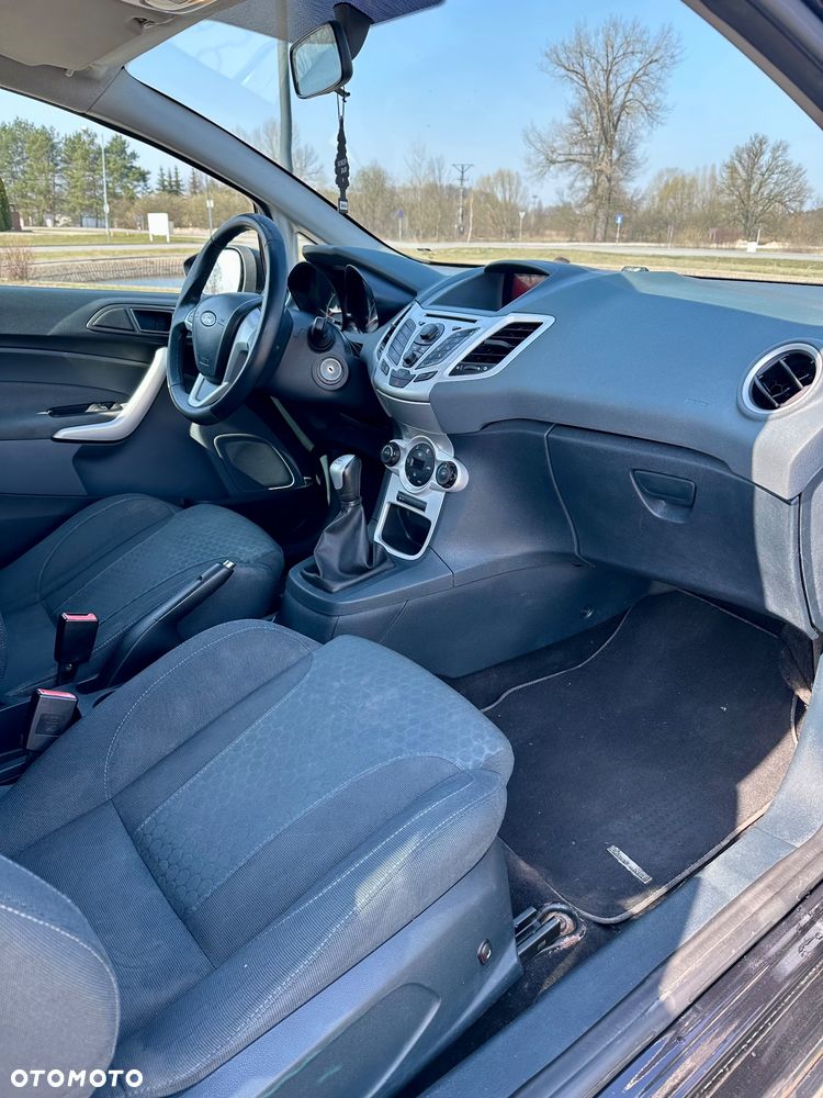 Ford Fiesta 1.6 Ti-VCT Titanium - 11