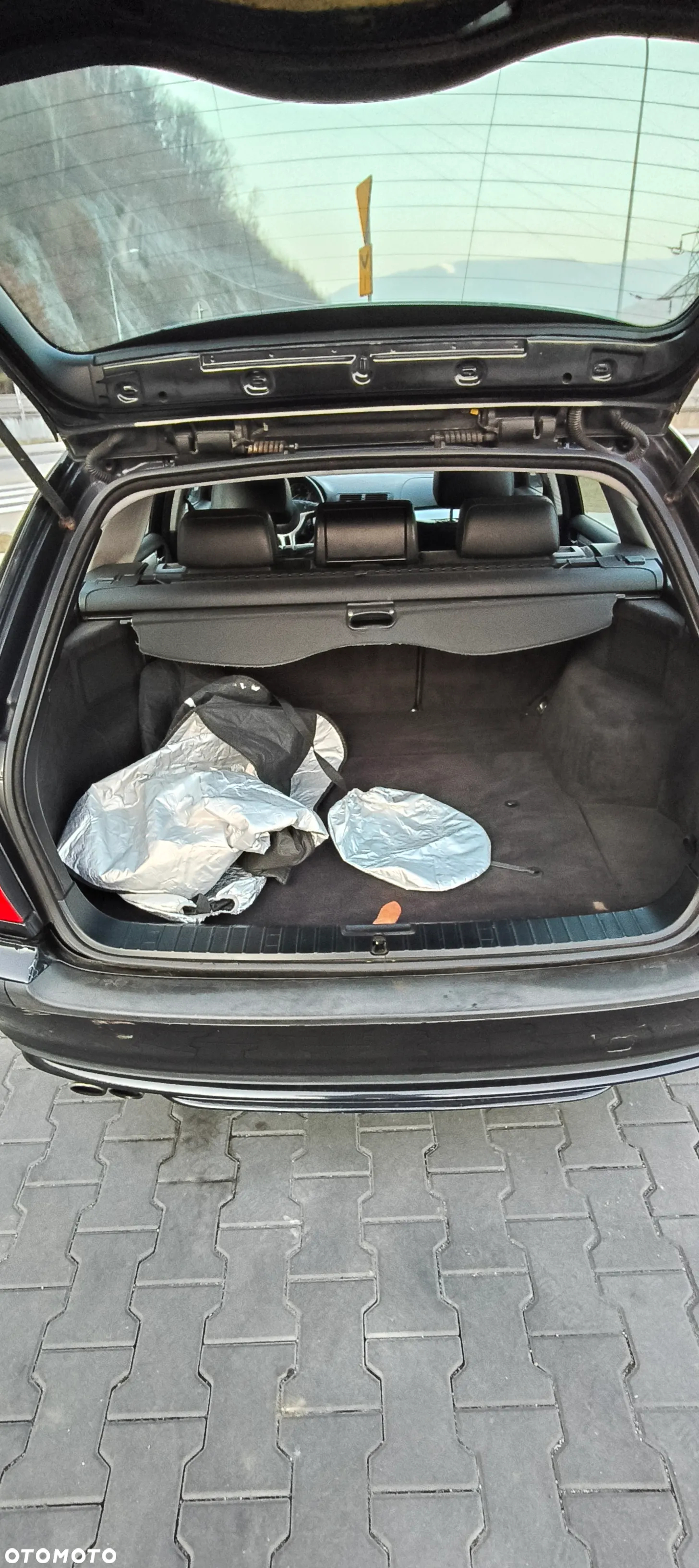 BMW Seria 3 330i - 8