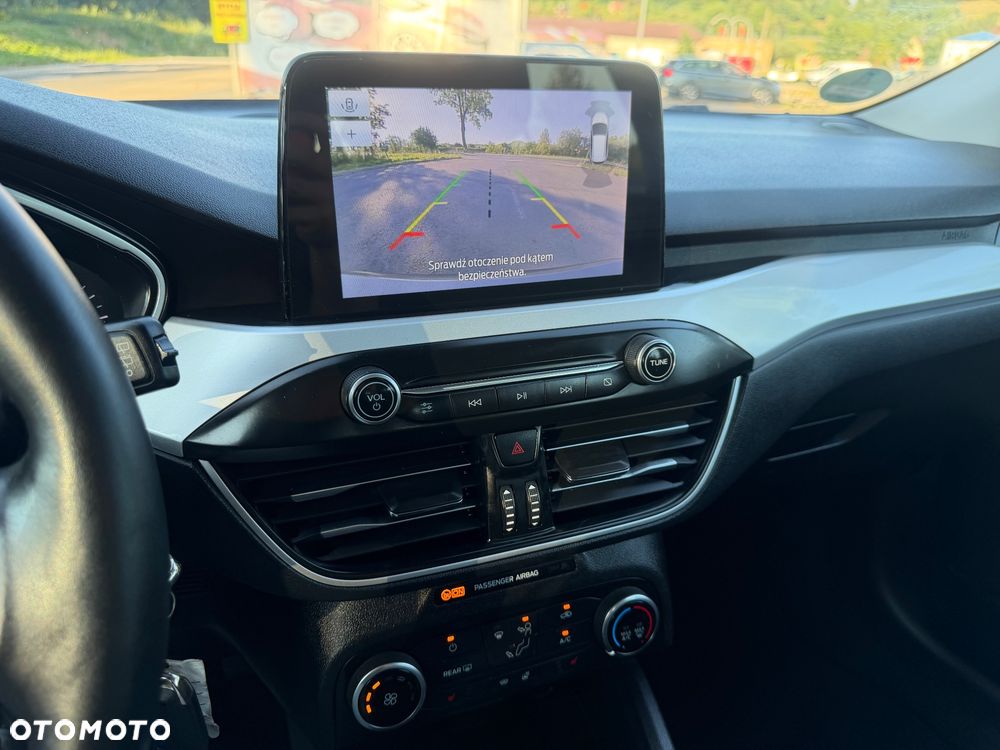 Ford Focus 1.0 EcoBoost Hybrid TITANIUM STYLE - 6