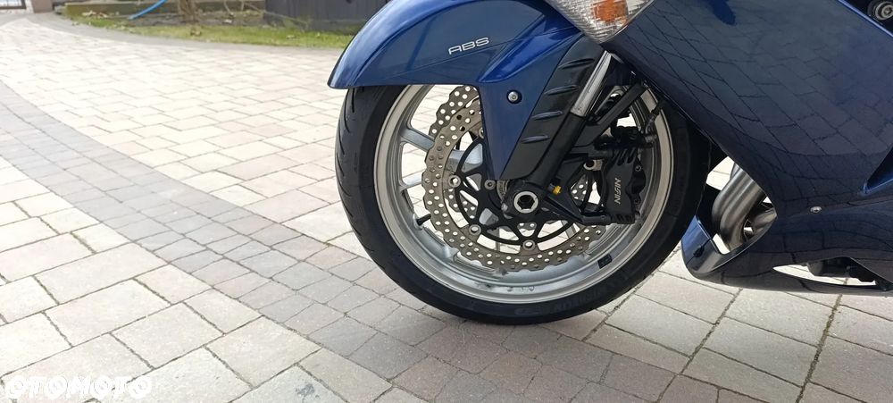 Kawasaki ZZR - 38