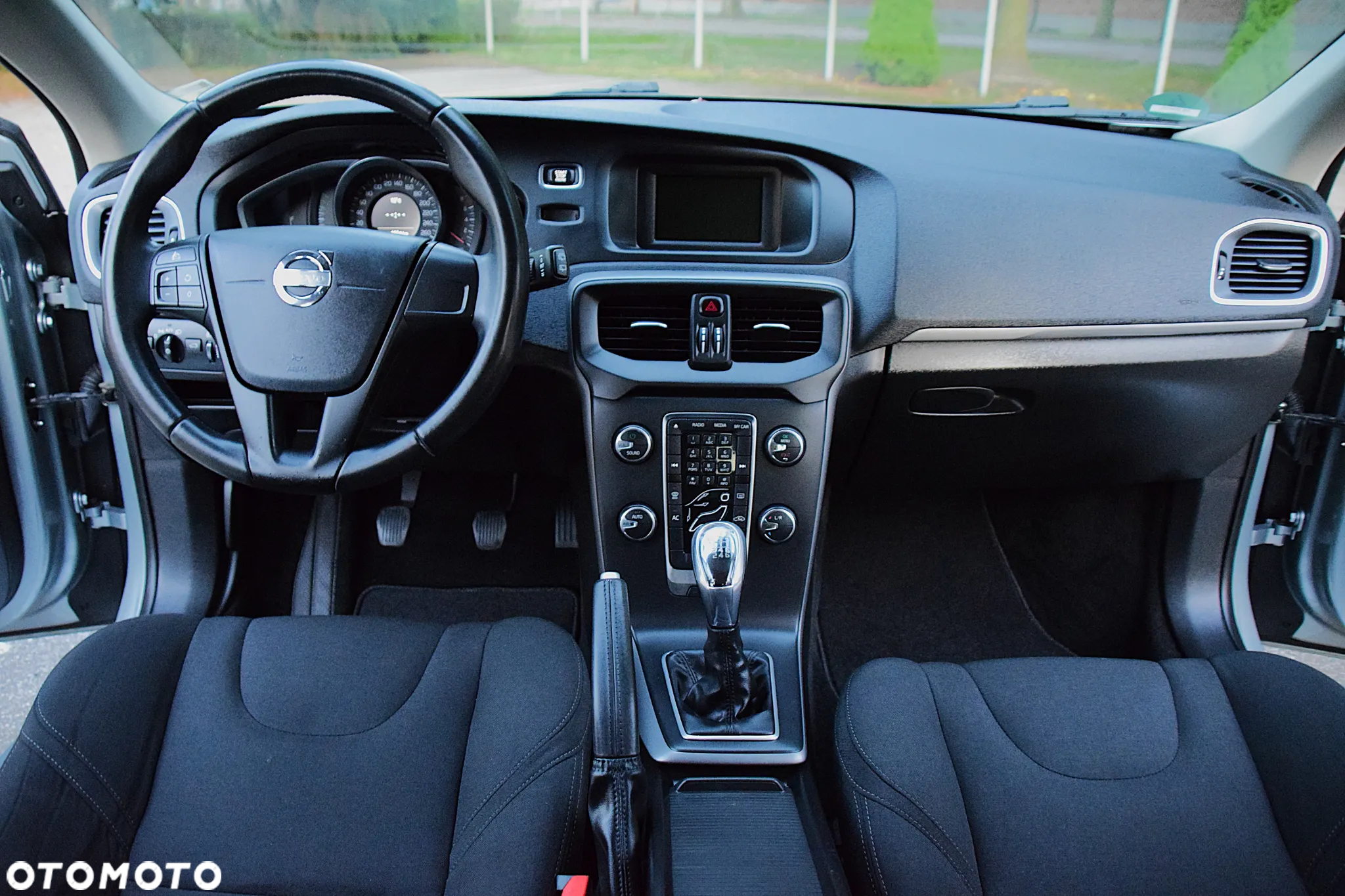 Volvo V40 T3 Momentum - 26