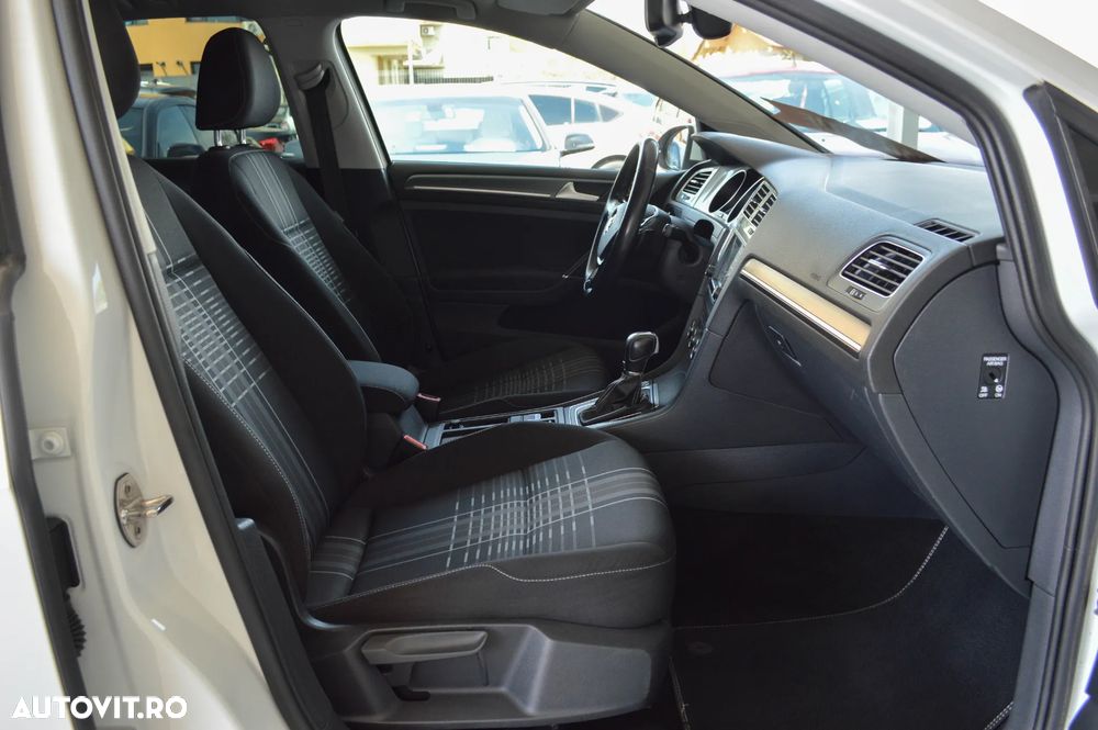 Volkswagen Golf 1.6 TDI DSG BMT Highline - 28