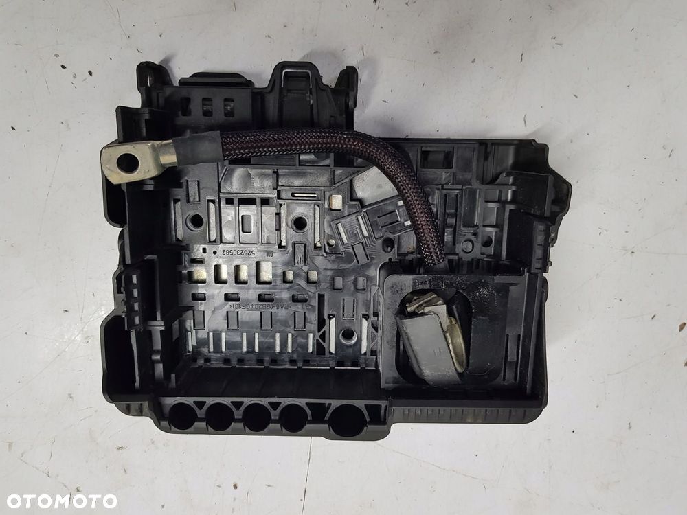 klema akumulatora Opel Corsa E 1.3 cdti - 3